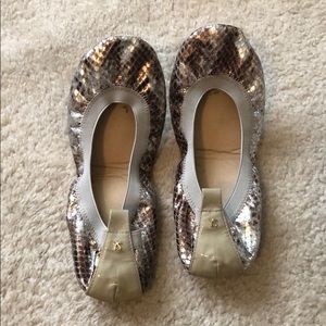 Metallic Yosi Santa Flats